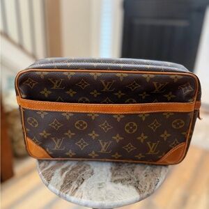 LOUIS VUITTON bag